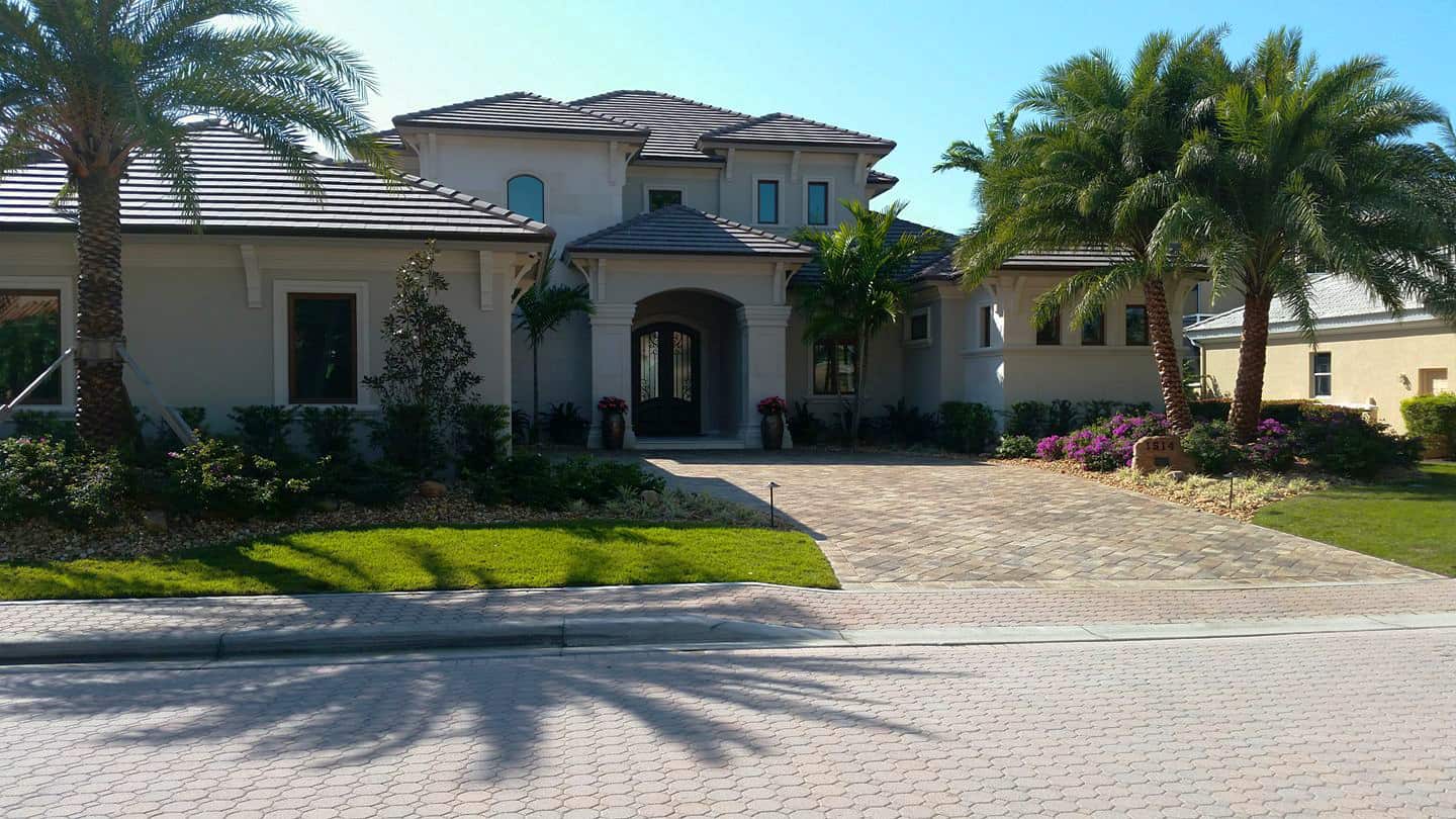 Curb Appeal With Front Yard Landscaping